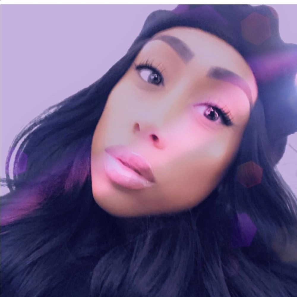 Meet your Posher, Jenelle